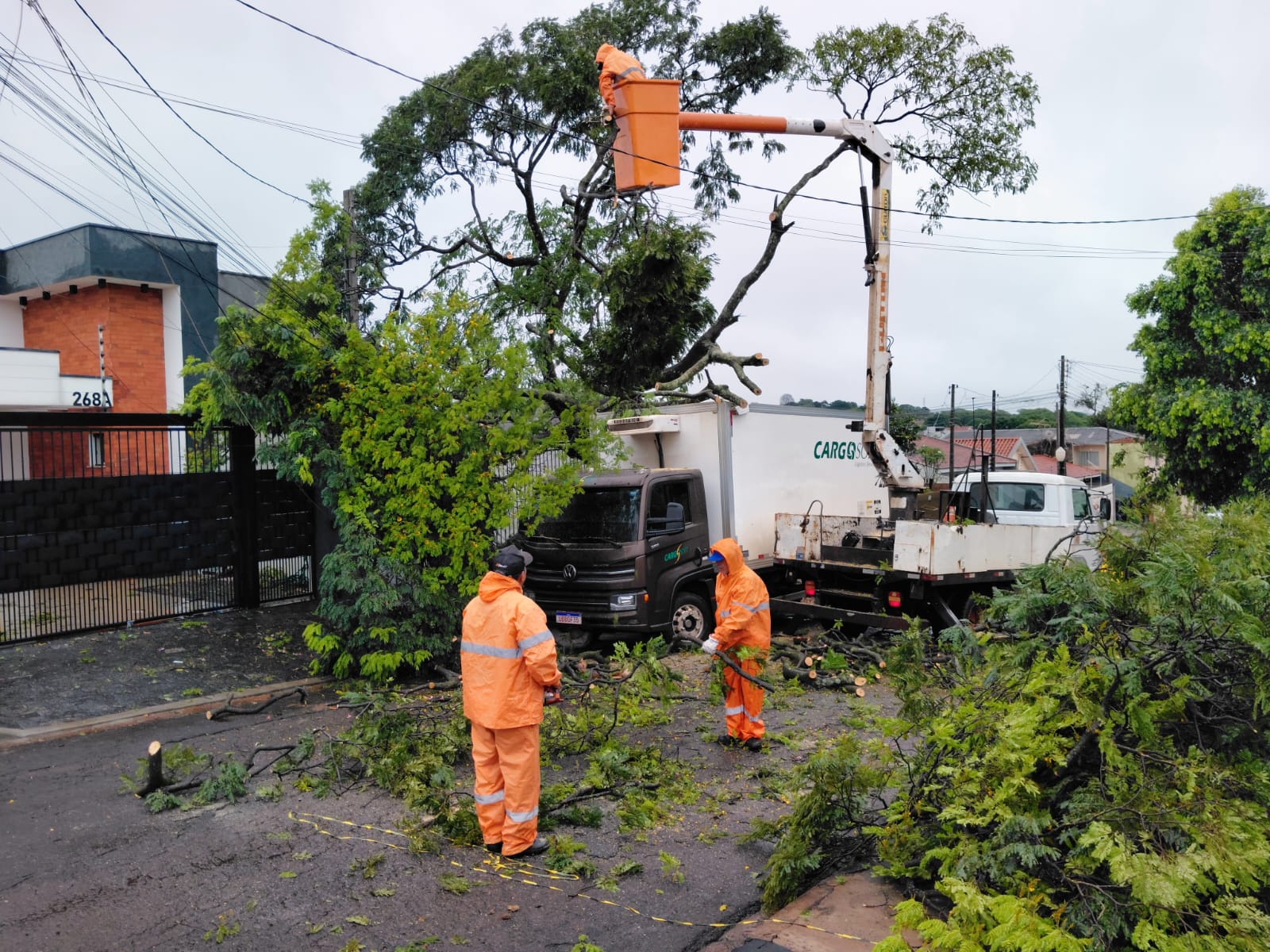 Prefeitura de Sarandi mobiliza equipes para atender ocorrências após temporal
